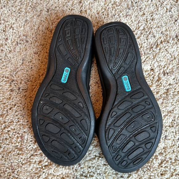 Bzees Desire light weight slide on wedges - Picture 4 of 14